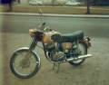 1976: CZ 125. Mon premier engin motoris. Pas cher, pas beau, pas rapide, mais fiable!